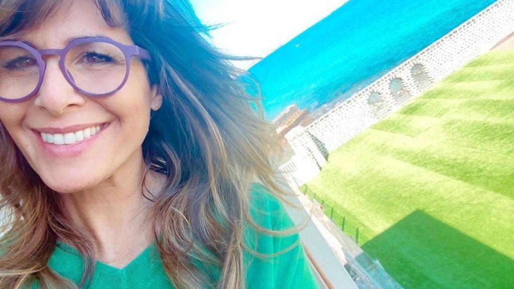 Nuria Roca luce una gran sonrisa desde Fuerteventura.
