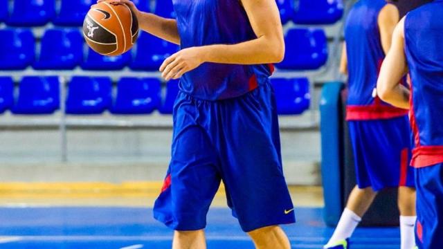 Pau Gasol durante un entrenamiento antiguo del FC Barcelona