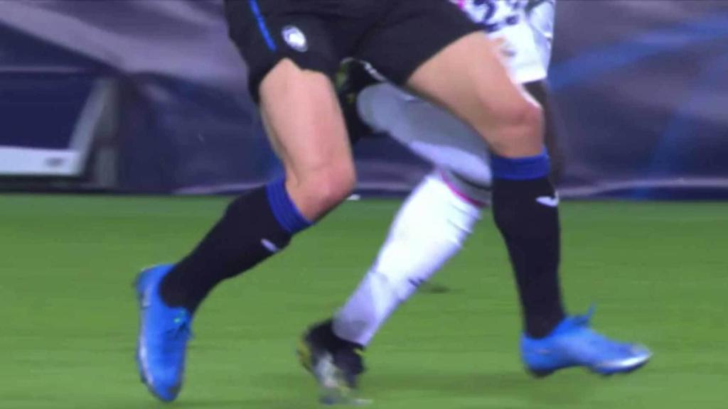 Freuler, expulsado por falta a Mendy