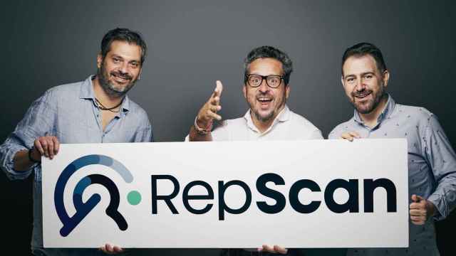 De izquierda a derecha son: Coque Moreno, Josep Coll y Alejandro Castellano, fundadores de RepScan.
