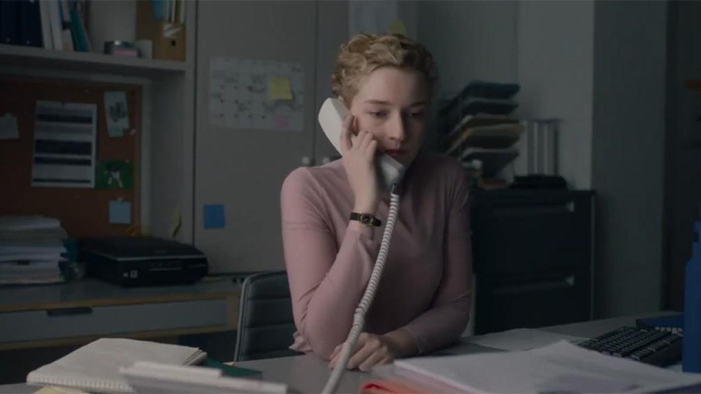 'The assistant'.