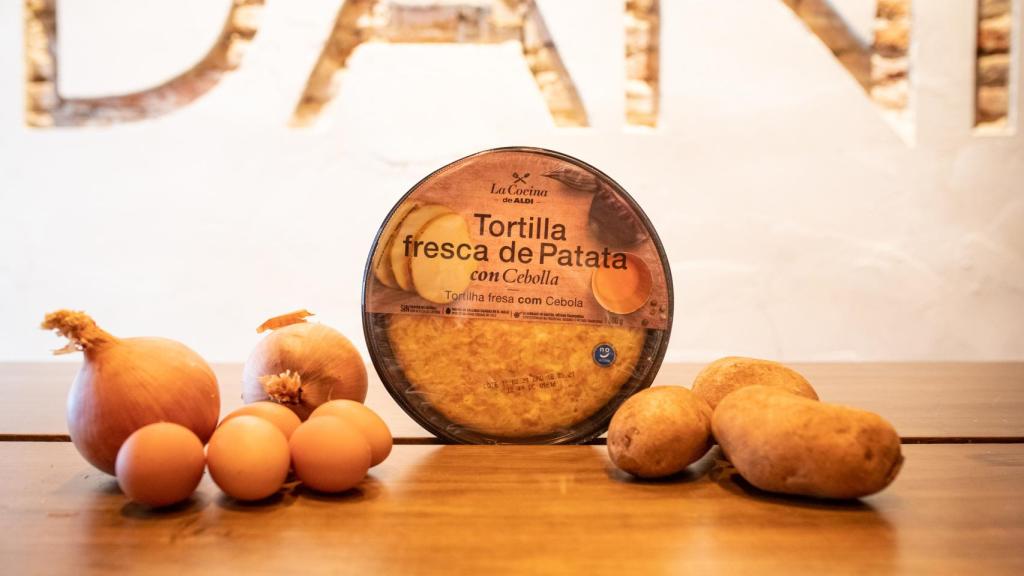 La tortilla de patata con cebolla de La Cocina de Aldi, su gama de platos precocinados.