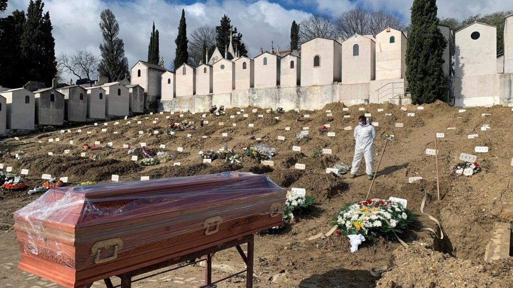 Vista de una sección del cementerio lisboeta de Alto de São João, donde el 95% de los enterrados son víctimas de Covid-19.