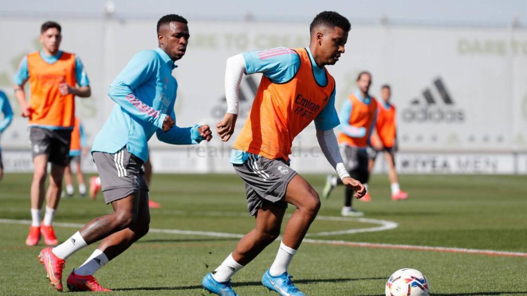 Vinicius intenta presionar a Rodrygo