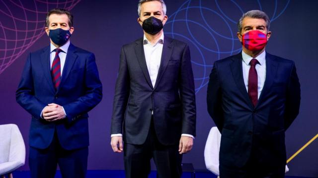 Toni Freixa, Víctor Font y Joan Laporta, en un debate