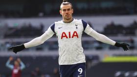 Gareth Bale celebra uno de sus goles al Burnley