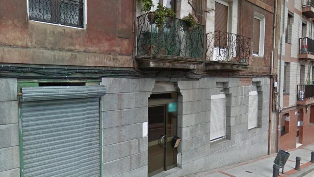 Portal del 33 de la calle La Iberia, donde fue asesinada Conchi.