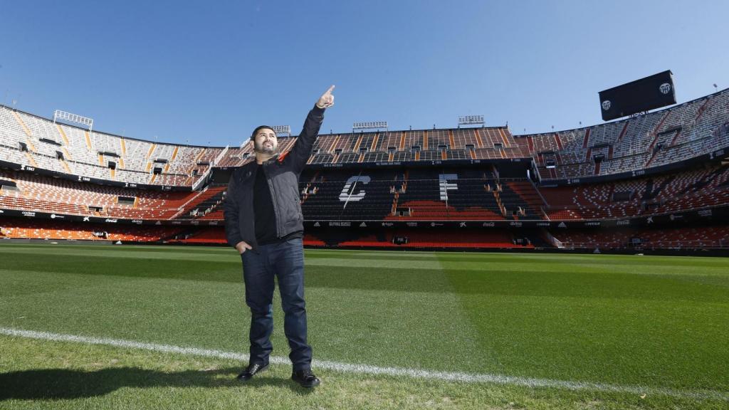 El príncipe de Johor, durante una visita al Valencia CF