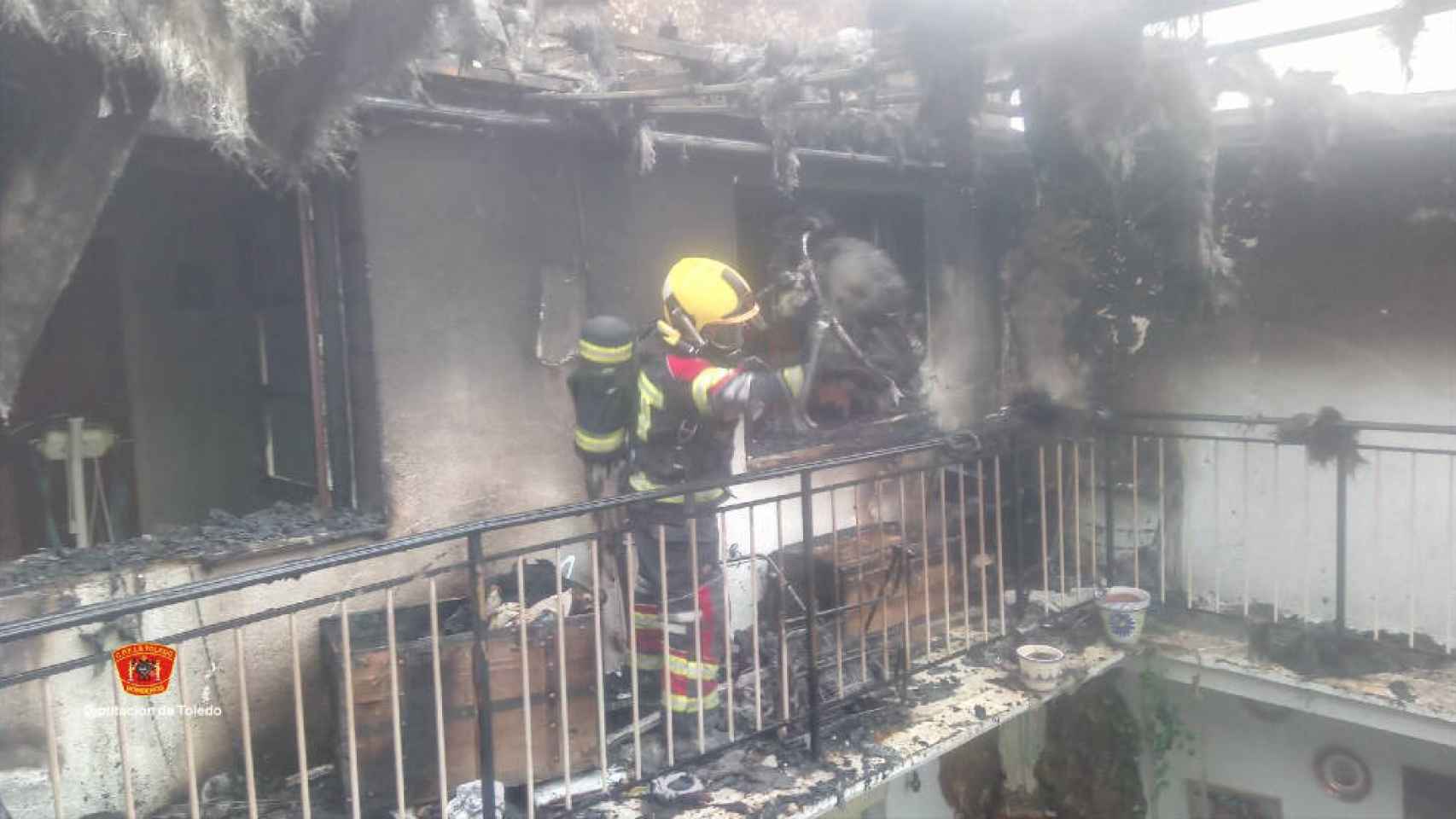 La vivienda afectada ha quedado muy afectada por las llamas (Foto: @cpeistoledo)