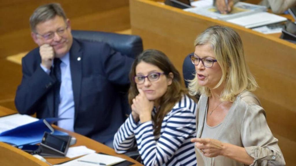 Ximo Puig, Mónica Oltra y Gabriela Bravo. Corts Valencianes / Inma Caballer