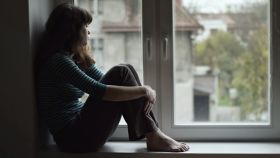Uno de cada tres españoles admite haber llorado por la pandemia, según el CIS sobre salud mental