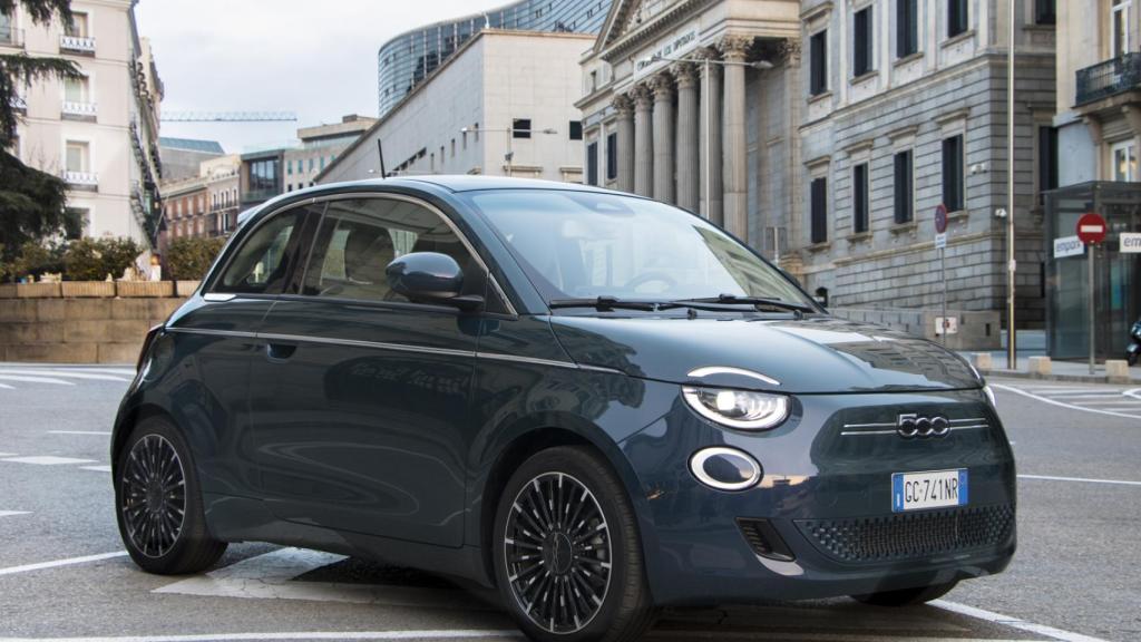 El Fiat 500 es el coche ideal para circular por la ciudad.