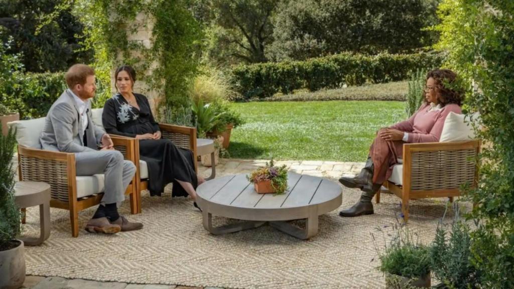 Meghan y Harry, durante su entrevista con Oprah Winfrey.