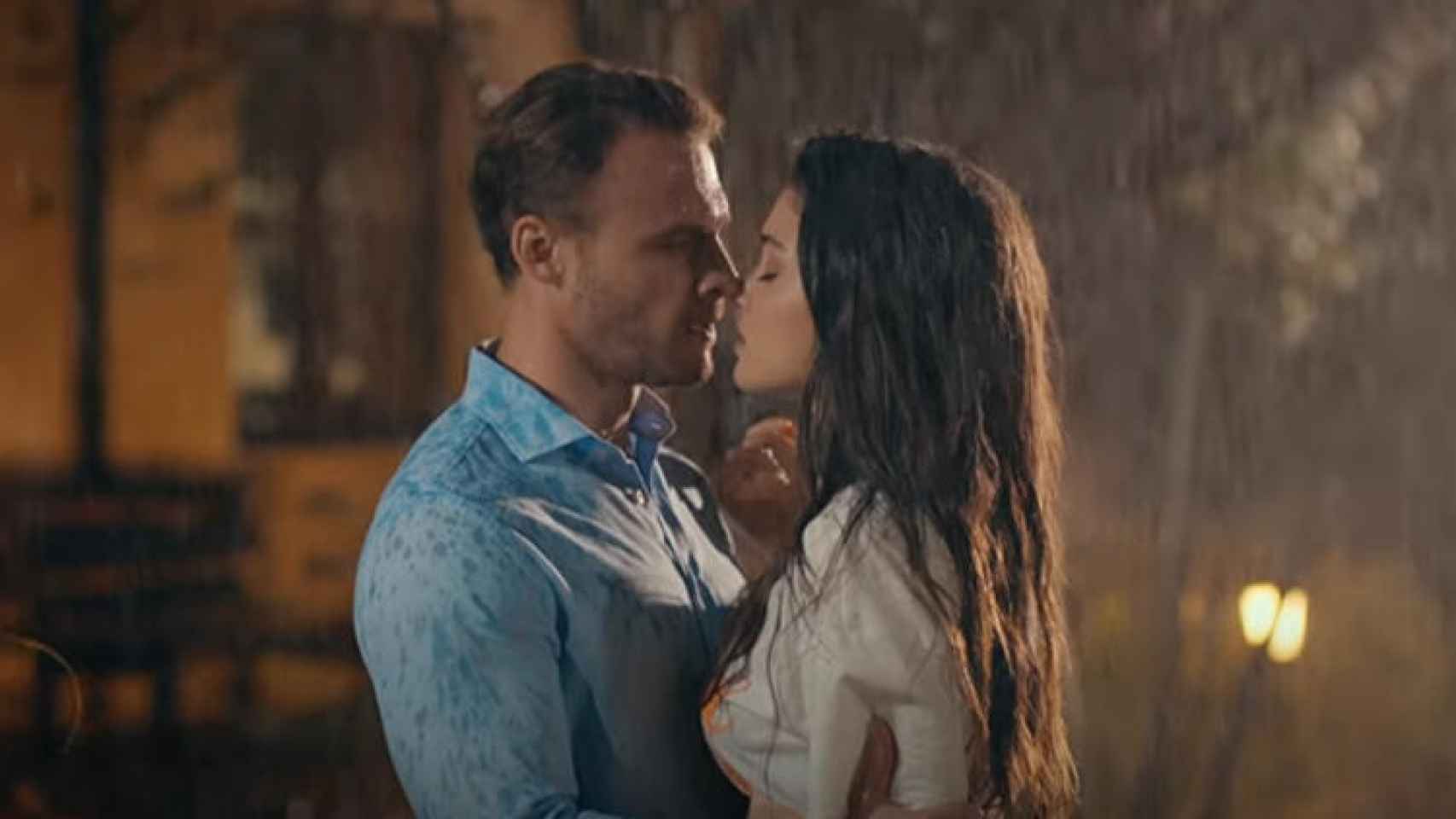 Por qué no hay escenas de sexo en 'Love is in the air': lo que esconde el  puritanismo de las series turcas