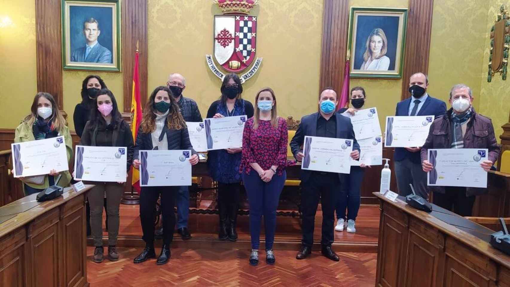 Representantes de los establecimientos reconocidos en el ayuntamiento de Valdepeñas