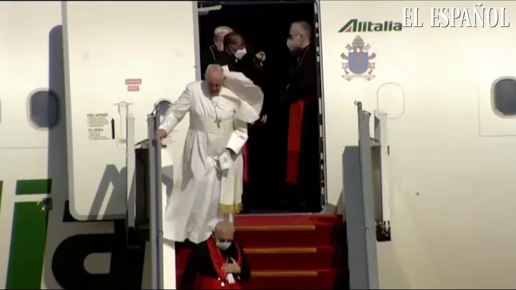 El papa Francisco aterriza en Irak para una visita histórica de tres días