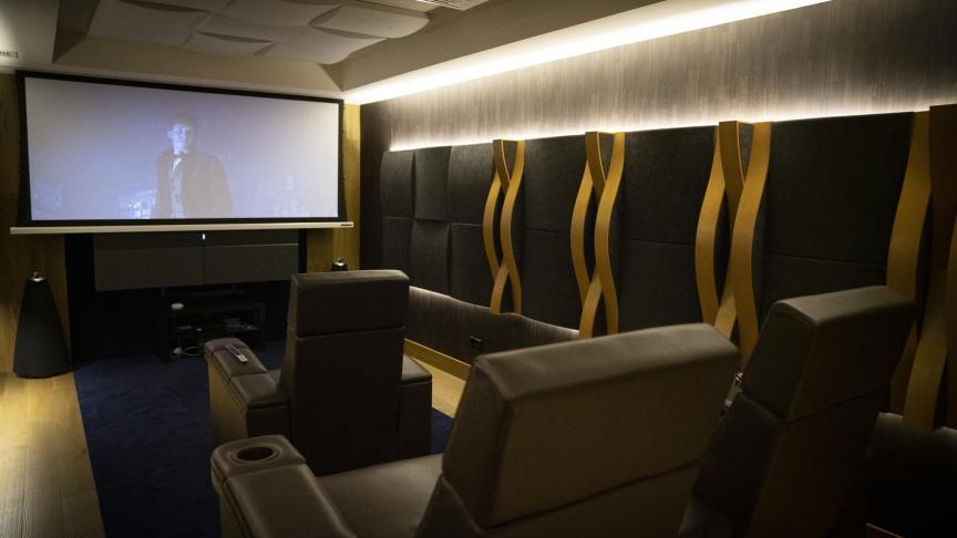 Así Es Tener Una Sala De Cine En Casa: Experiencia Cinéfila Al último Nivel