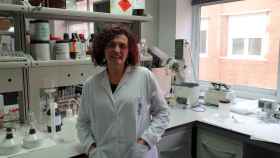 La rectora de la UCPT, Beatriz Miguel, en un laboratorio de la Universidad Politécnica de Cartagena.