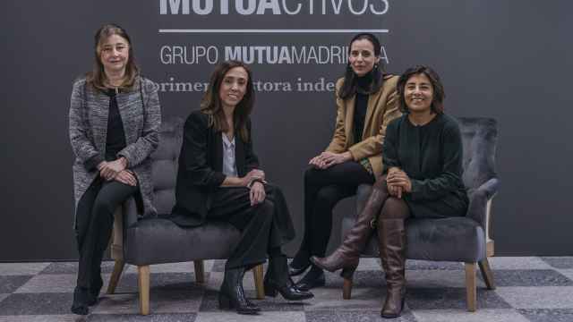 Las gestoras de renta fija de Mutuactivos. Por orden: Esther Álvarez, María Portillo, Rebeca Martínez y Erika Vidal.