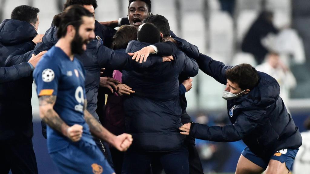 El Oporto celebra su pase a cuartos de la Champions