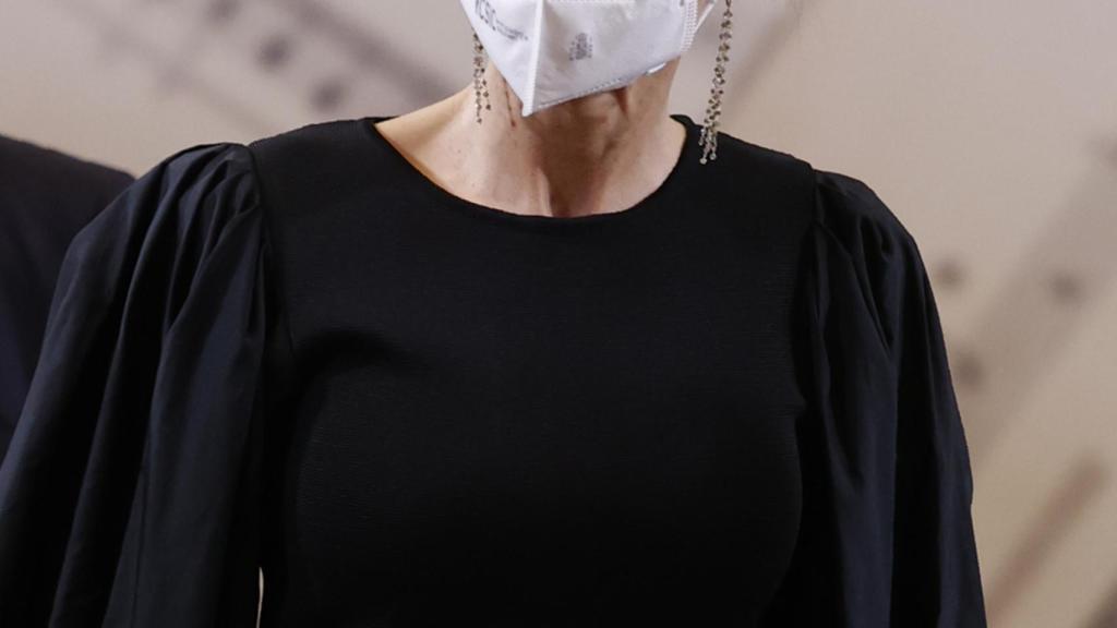 La reina Letizia con pendientes de Tous este miércoles en Madrid.