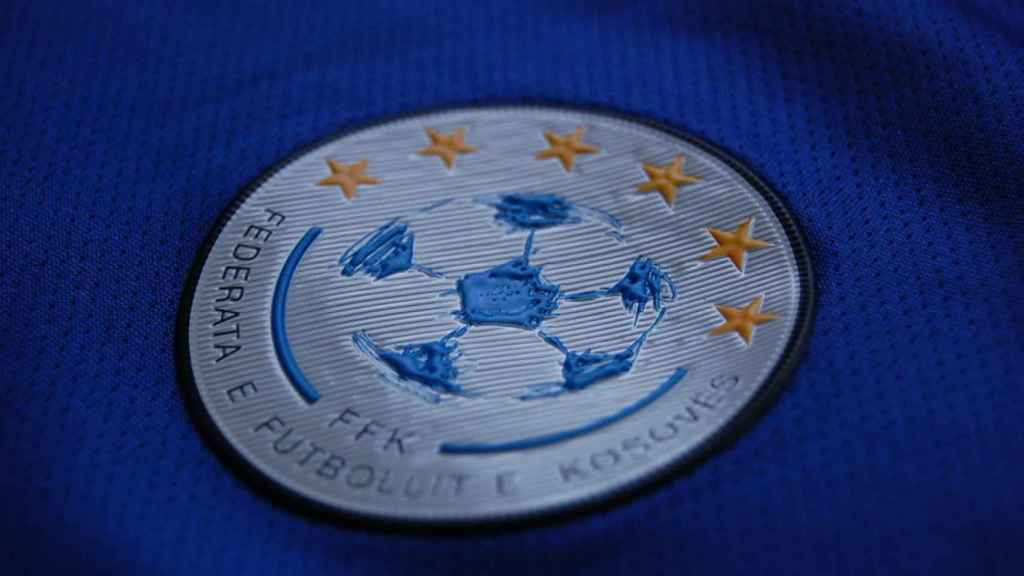 El escudo de la Federación de Fútbol de Kosovo. Foto: Twitter (@kosovanfooty_EN)