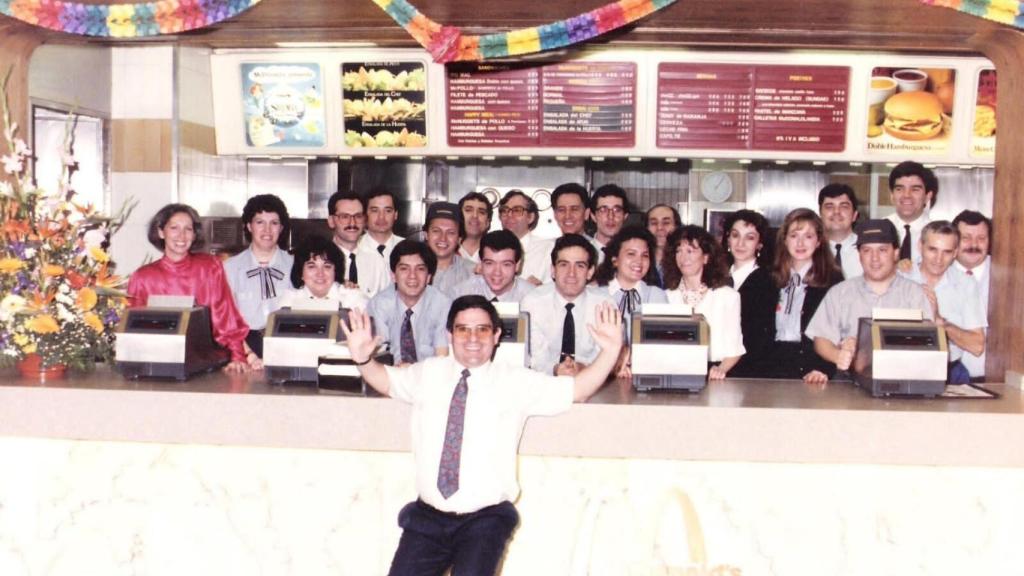 Los primeros trabajadores de McDonald's en España en una imagen de archivo.