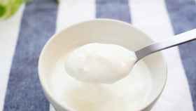 El yogur natural sin bifidus también es muy sano.