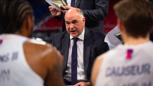 Pablo Laso durante un tiempo muerto contra Baskonia