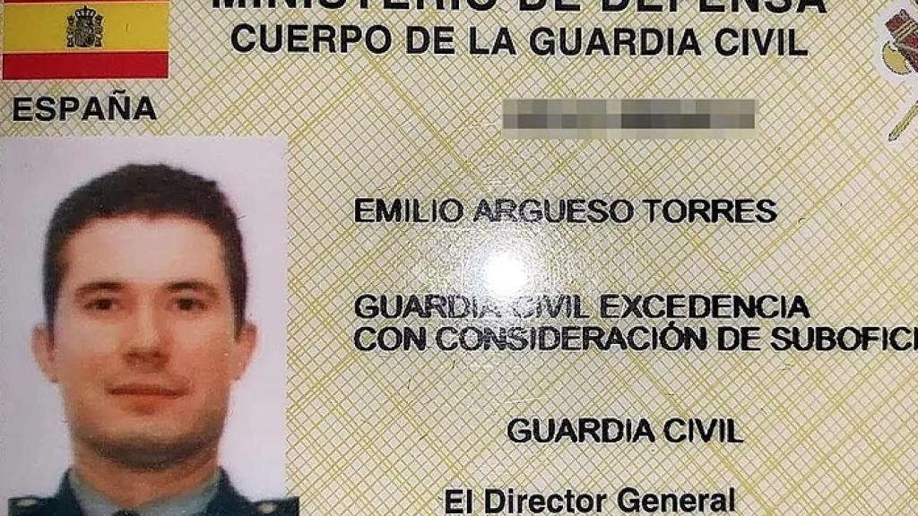 Carnet profesional de Argüeso en la Guardia Civil.