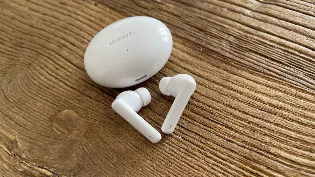 Color Plateado Auriculares inalámbricos Bluetooth con cancelación Inteligente del Ruido con Adaptador Huawei AP52 HUAWEI FreeBuds 4i