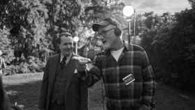David Fincher junto a Gary Oldman en el rodaje de 'Mank'.