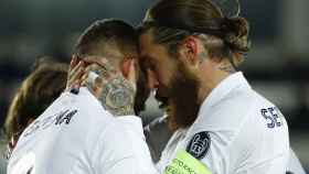 Sergio Ramos y Karim Benzema, unidos tras el gol del '9'