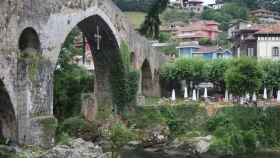 Cangas de Onís, uno de los municipios más visitados en Asturias. FOTO: Javier Alamo (Pixabay).