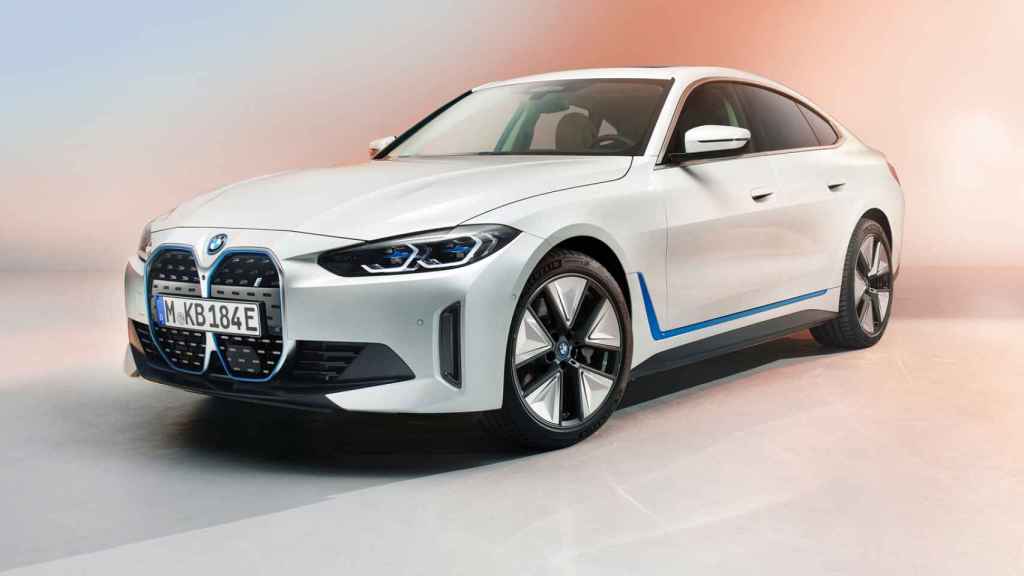 Así es el nuevo BMW i4 de 2021, un coche eléctrico que compite con el Tesla Model 3.