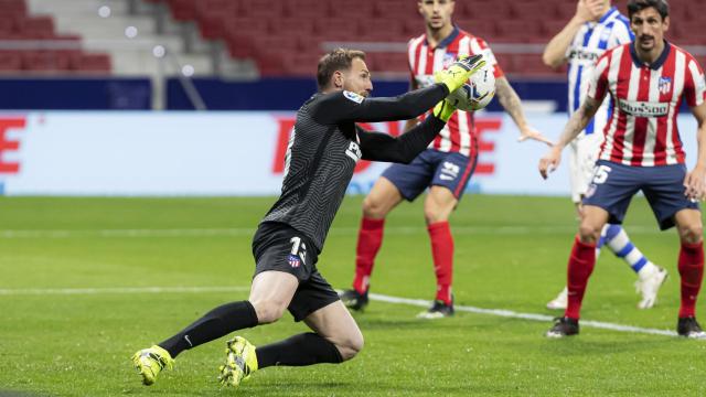 Oblak realizando una parada