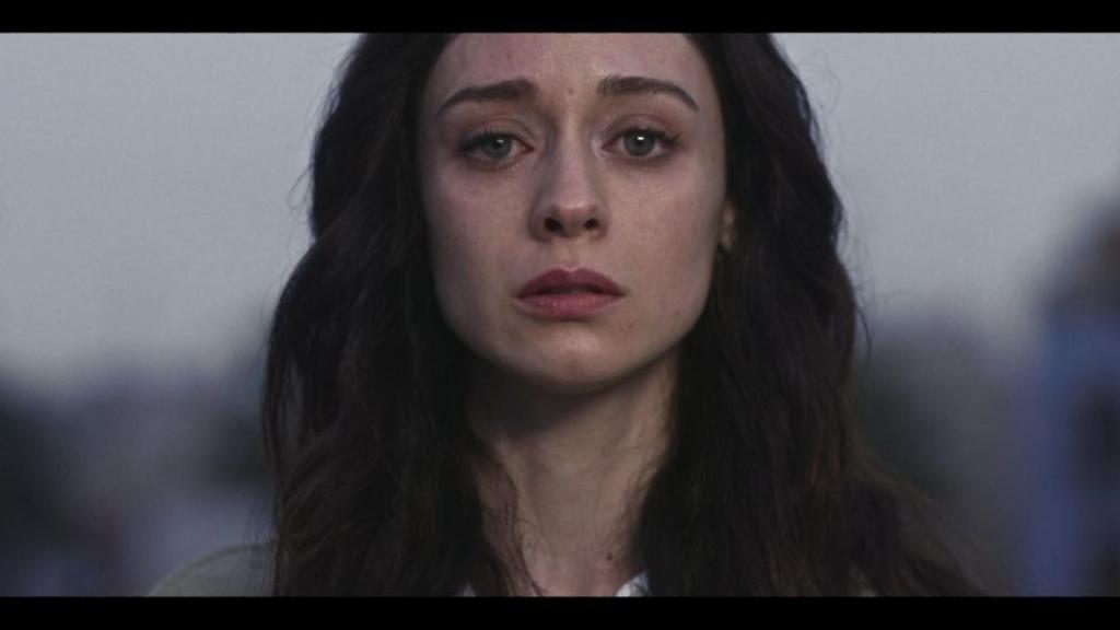 Elena Rivera interpreta a la protagonista de la serie, que sufre una violación grupal.