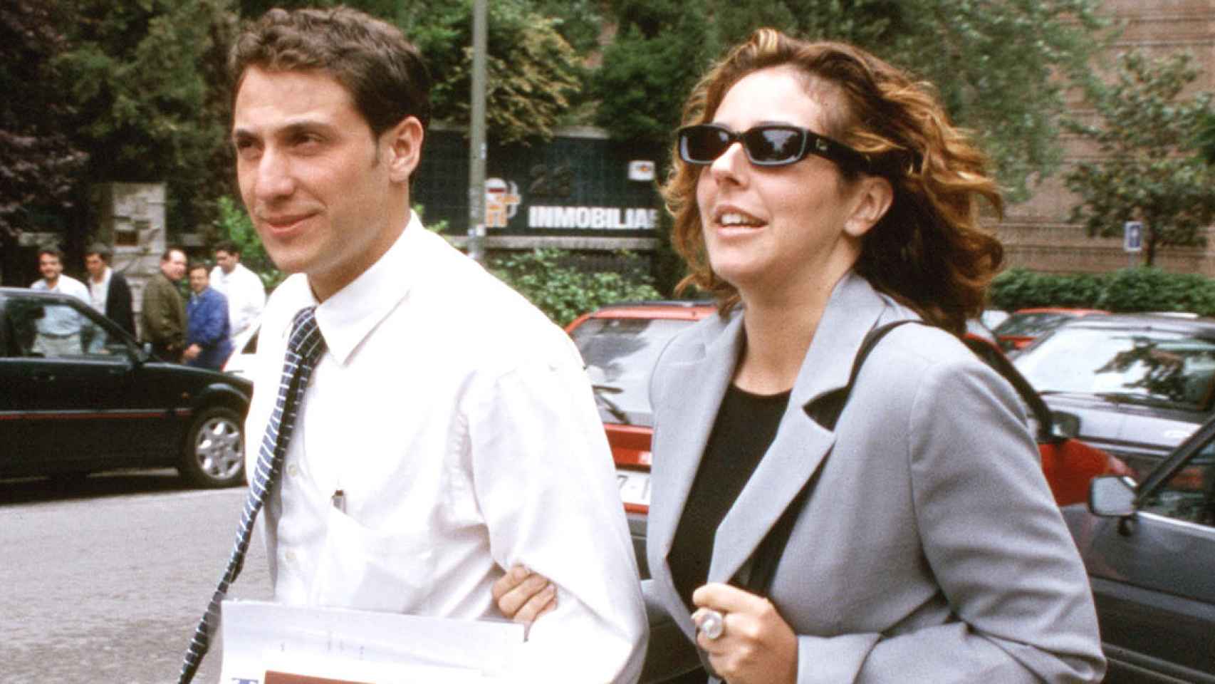 Rocío Carrasco y Antonio David Flores paseando por Madrid cuando estaban casados.