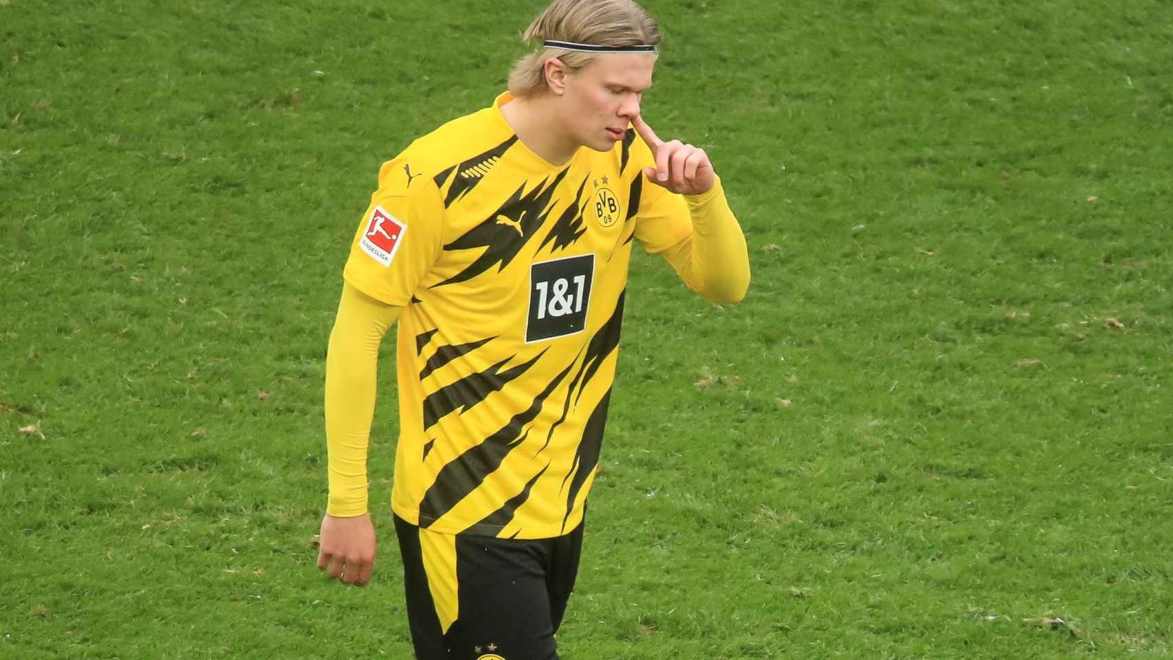 Haaland durante un partido con el Borussia Dortmund