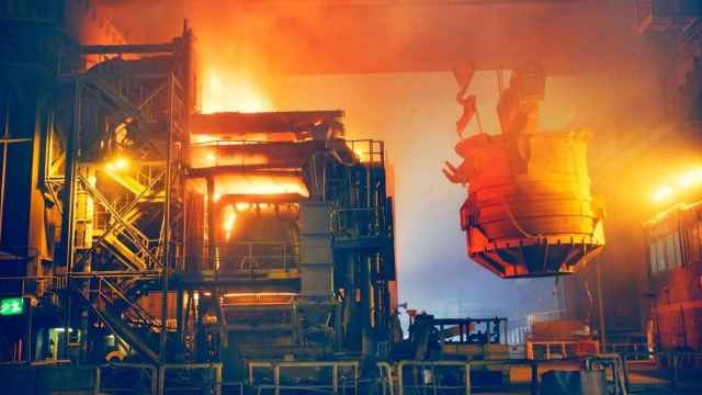 Imagen de una industria siderúrgica.