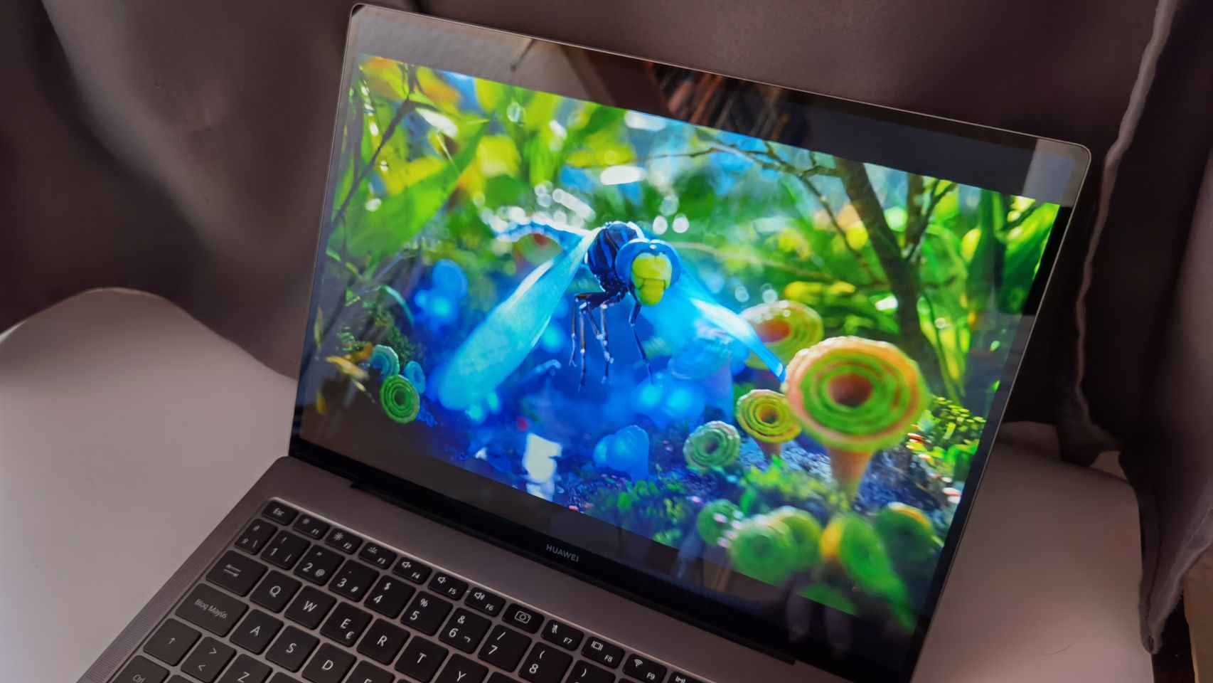 La pantalla del Huawei MateBook X Pro destaca por su resolución y colores