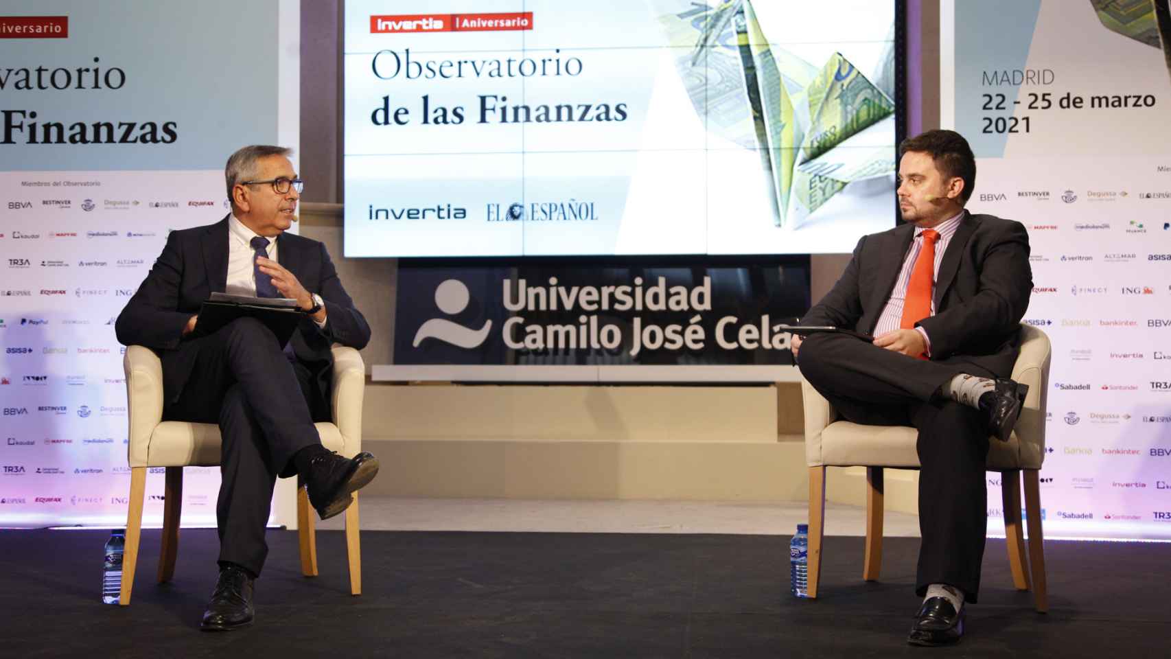José Carlos García de Quevedo, presidente del ICO, y Arturo Criado, redactor jefe de Invertia.