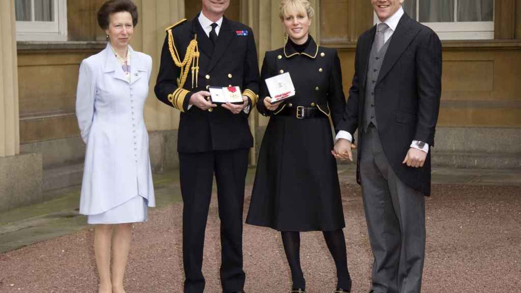 La princesa Ana, Tim Laurence, Zara y Mike Tindall en Londres.