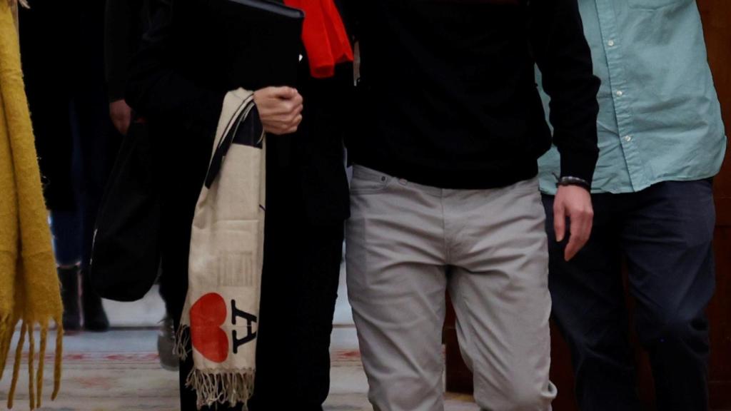La ministra de Trabajo, Yolanda Díaz, y el todavía vicepresidente segundo del Gobierno, Pablo Iglesias, esta miércoles en el Congreso.