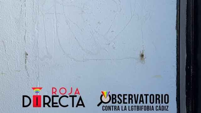 Placa LGTBI desaparecida en la sede de Roja Directa Andalucía y del Observatorio de Cádiz