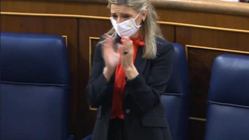 Yolanda Díaz llora en el congreso.