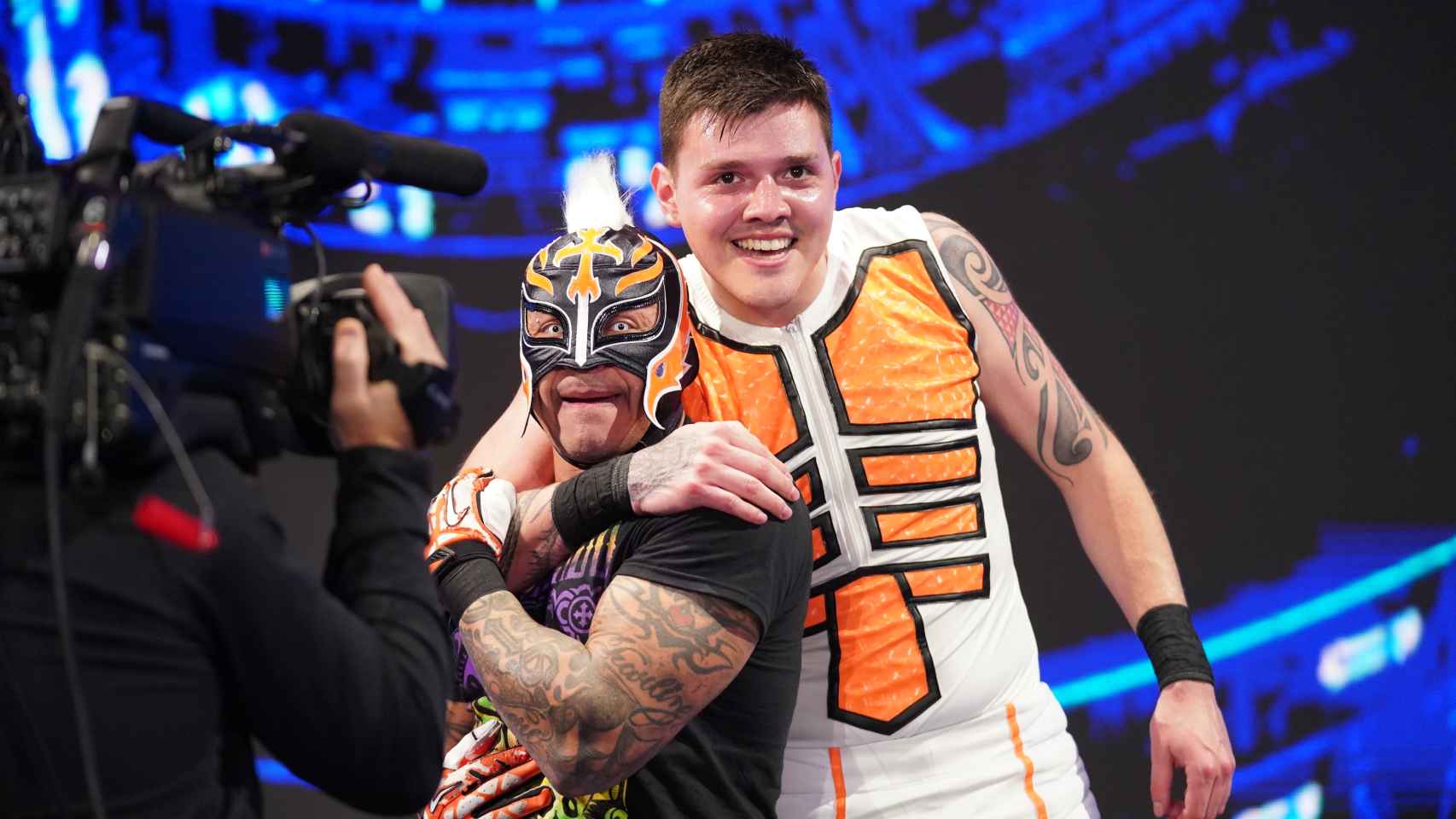 Rey Mysterio y su hijo Dominik, en un show de WWE