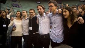 De izquierda a derecha: Carolina Bescansa, Luis Alegre, Juan Carlos Monedero, Pablo Iglesias, Íñigo Errejón y Tania González, en la Asamblea fundacional de Vistalegre.