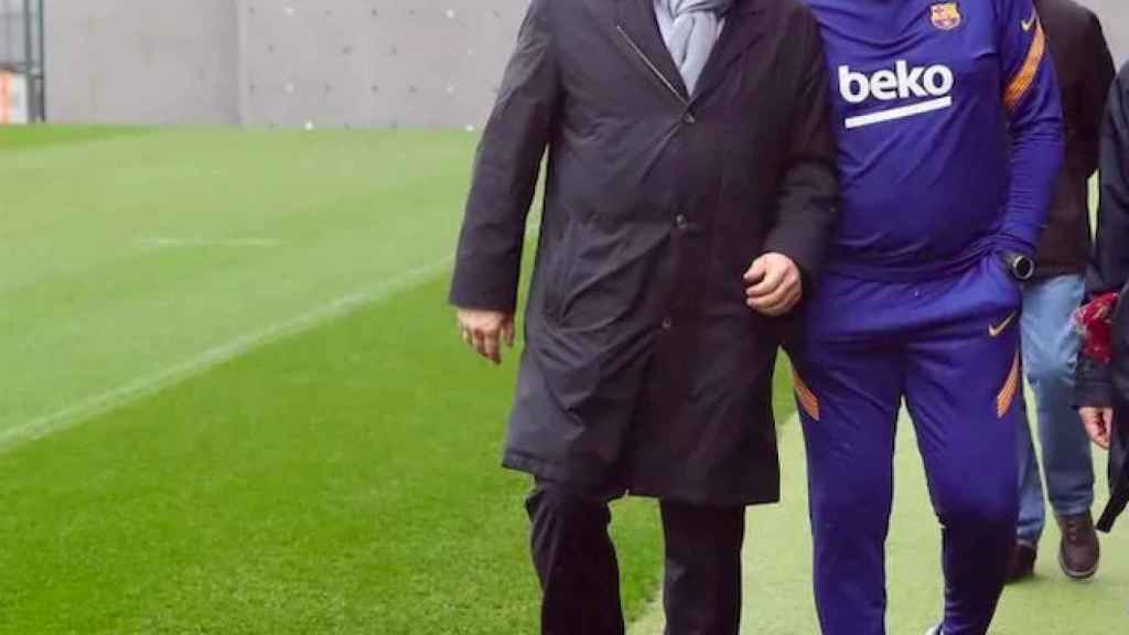 Joan Laporta y Koeman antes de un entrenamiento del Barça