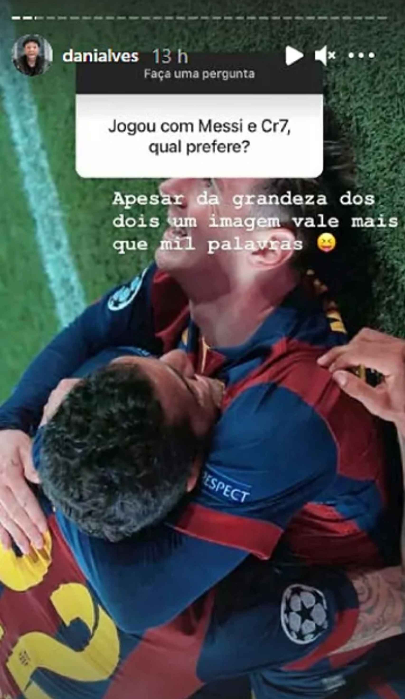 Dani Alves responde a la pregunta sobre quién es mejor entre Cristiano Ronaldo y Leo Messi. Foto: Instagram (danialves)